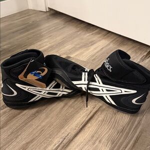 ASICS Black and Men’s Wrestling shoes SZ 12